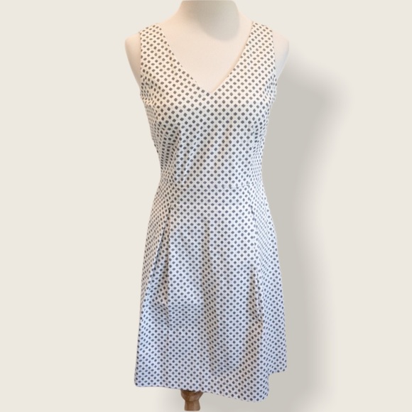 Tommy Hilfiger Dresses & Skirts - Tommy Hilfiger White and Navy Fit and Flare Dress